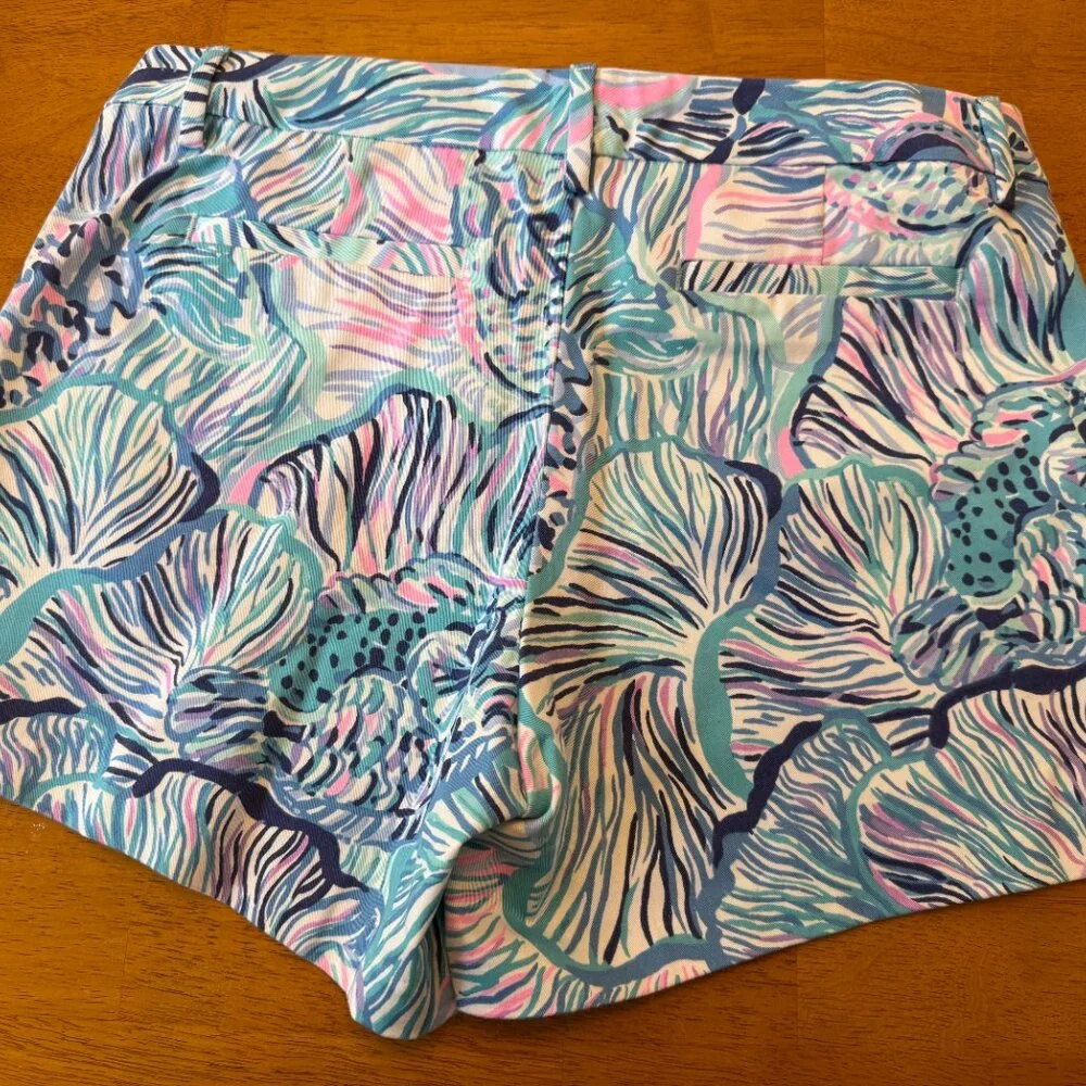 NWT!! Lilly Pulitzer Bermuda Blue Callahan Stretch Short, Size 8 - Picture 4 of 6